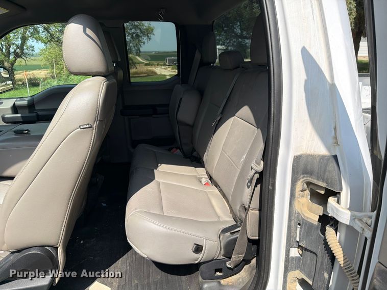 image for item DV8556 2019 Ford F150 Ext. Cab pickup truck