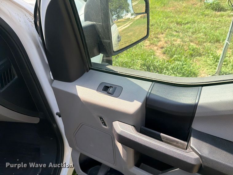 image for item DV8556 2019 Ford F150 Ext. Cab pickup truck