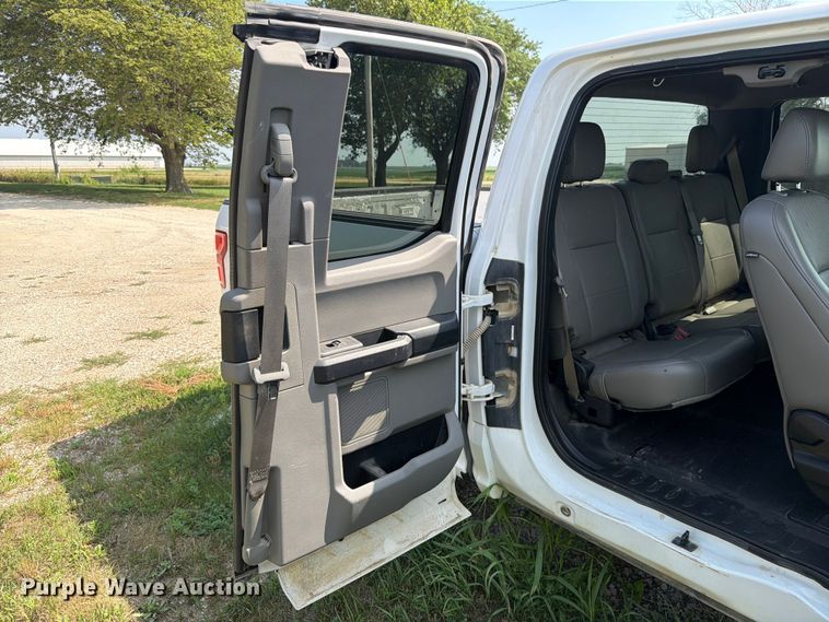 image for item DV8556 2019 Ford F150 Ext. Cab pickup truck