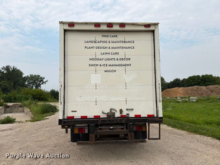 image for item DV8563 2002 Isuzu NPR box truck