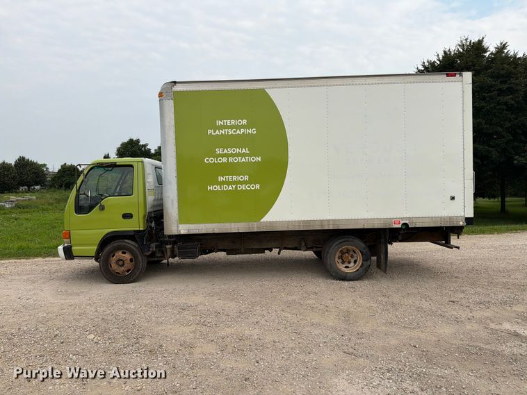 image for item DV8563 2002 Isuzu NPR box truck