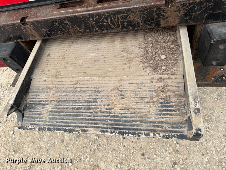 image for item DV8563 2002 Isuzu NPR box truck