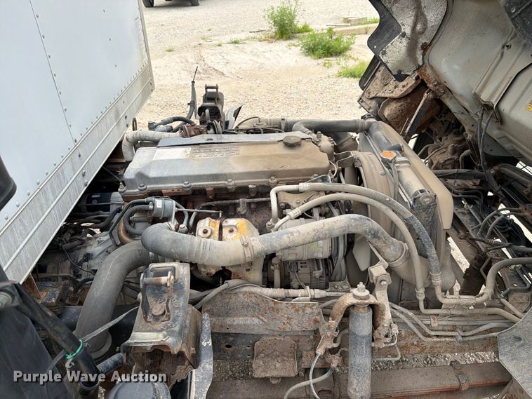 image for item DV8563 2002 Isuzu NPR box truck