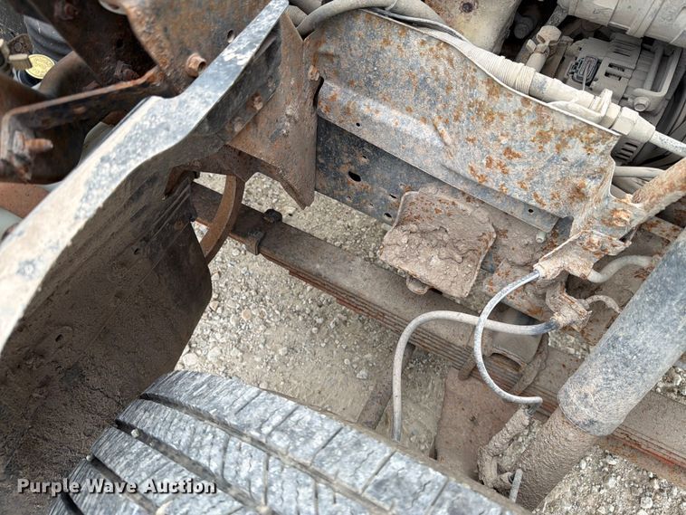 image for item DV8563 2002 Isuzu NPR box truck