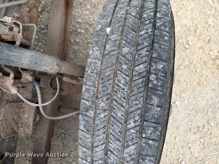 image for item DV8563 2002 Isuzu NPR box truck