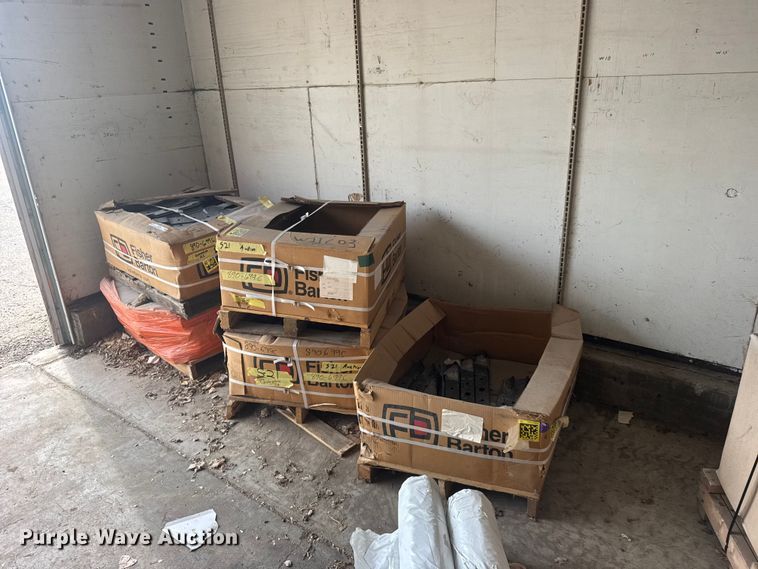 Approximately 1,055 890-699c mower blades