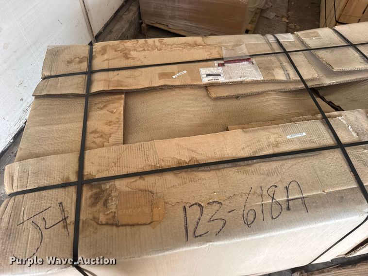 image for item DY3090 Great Plains 20-8 small seeder box 