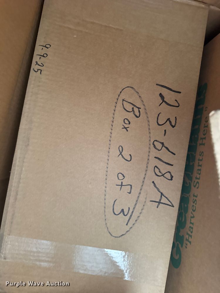 image for item DY3090 Great Plains 20-8 small seeder box 