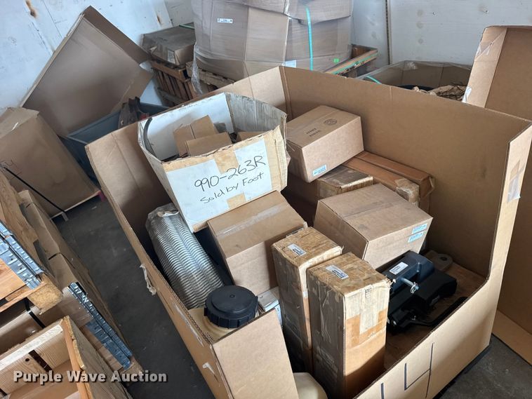 image for item DY3095 Crate of parts