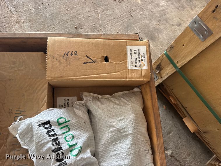 image for item DY3097 Approximately 325 M20x90 10.9 hex bolts