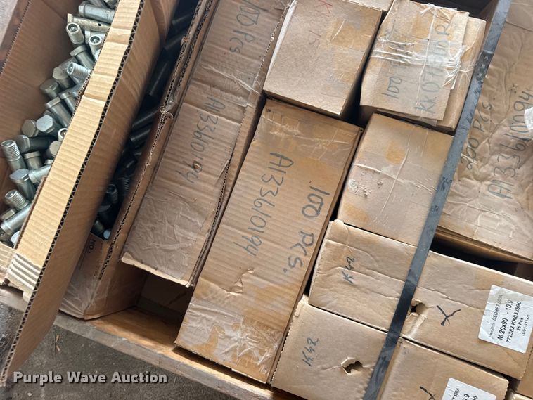 image for item DY3097 Approximately 325 M20x90 10.9 hex bolts