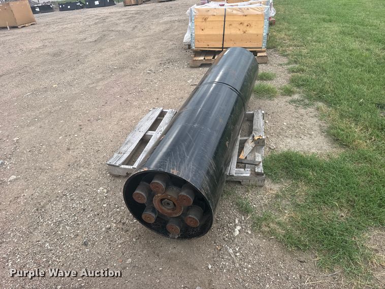 image for item DY3102 John Deere VR84 skid steer roller