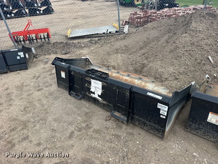 Land Pride AP-HD80LLC Skid steer bucket