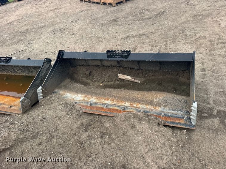 image for item DY3111 Land Pride AP-HD80LLC Skid steer bucket