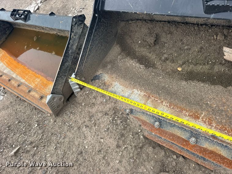 image for item DY3111 Land Pride AP-HD80LLC Skid steer bucket