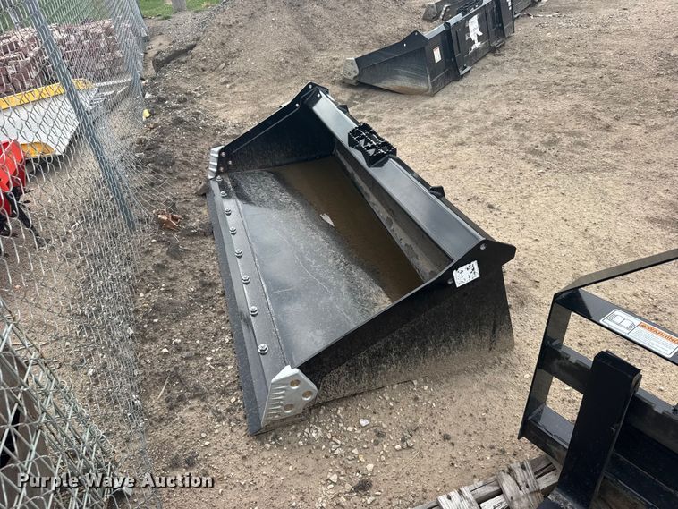 image for item DY3112 Land Pride AP-HD80LLC Skid steer bucket