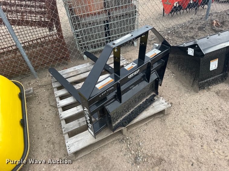 image for item DY3113 Kubota COF1242 compact skid steer forks