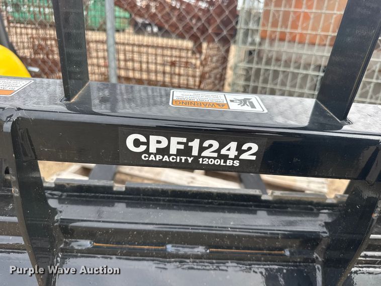 image for item DY3113 Kubota COF1242 compact skid steer forks