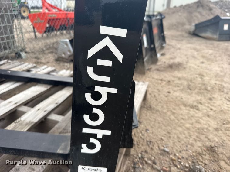 image for item DY3113 Kubota COF1242 compact skid steer forks
