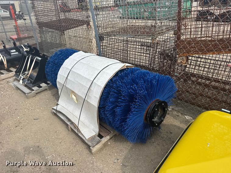 Skid steer broom