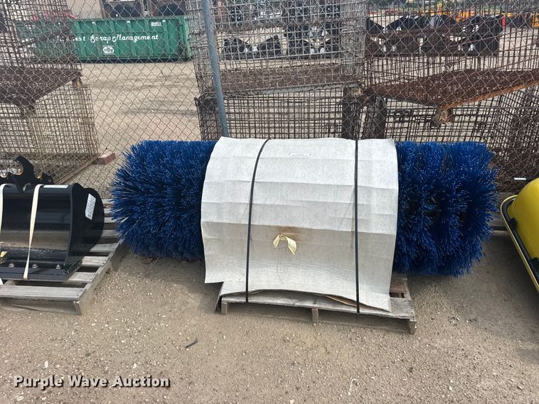 image for item DY3115 Skid steer broom