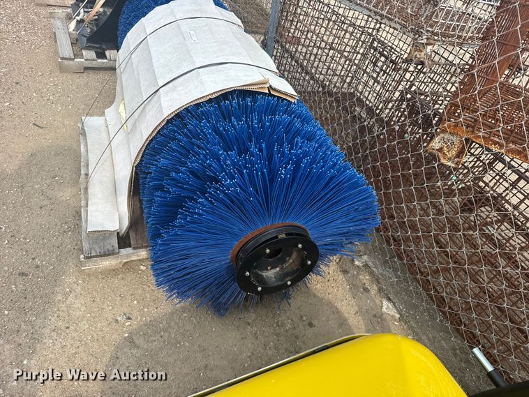 image for item DY3115 Skid steer broom