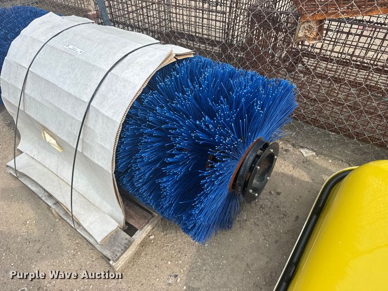 image for item DY3115 Skid steer broom