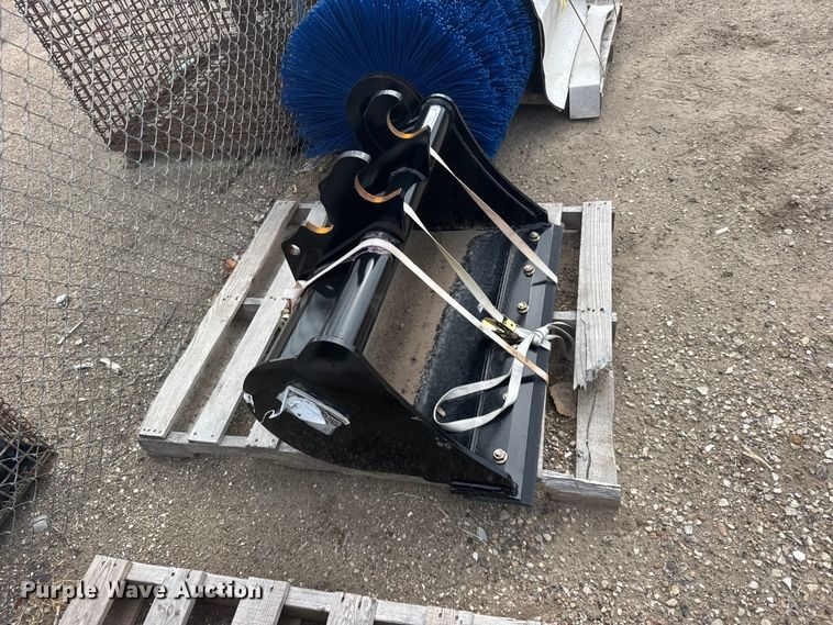 image for item DY3116 Land Pride K7877B Mini excavator bucket