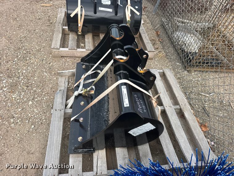 image for item DY3116 Land Pride K7877B Mini excavator bucket
