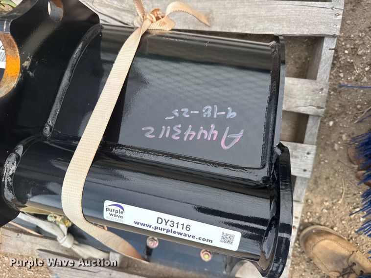 image for item DY3116 Land Pride K7877B Mini excavator bucket