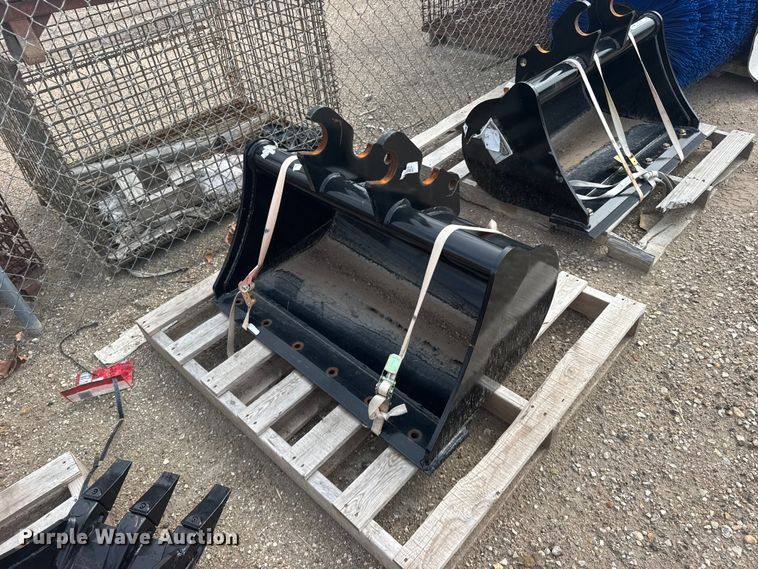 Mini excavator bucket