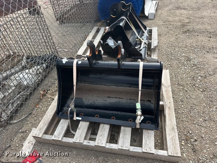 image for item DY3117 Mini excavator bucket