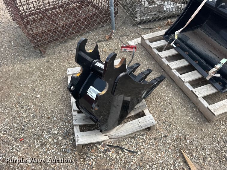 image for item DY3118 Mini excavator bucket