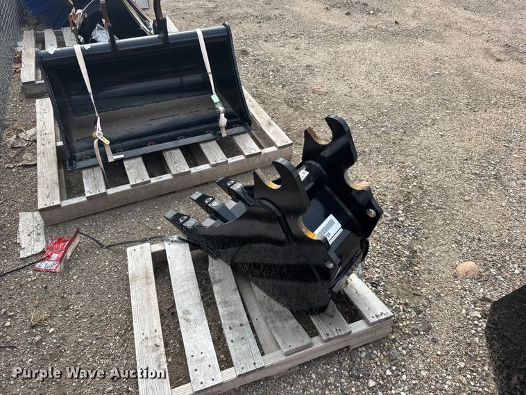 image for item DY3118 Mini excavator bucket