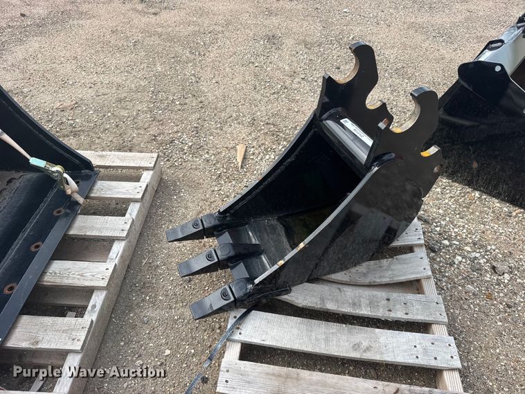 image for item DY3118 Mini excavator bucket