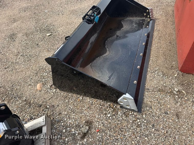 image for item DY3119 Skid steer bucket