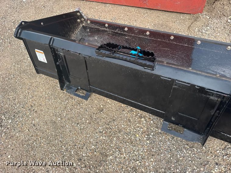 image for item DY3119 Skid steer bucket