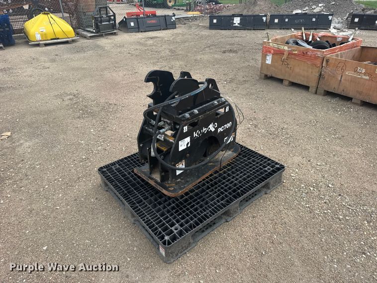 Kubota PC700 plate compactor