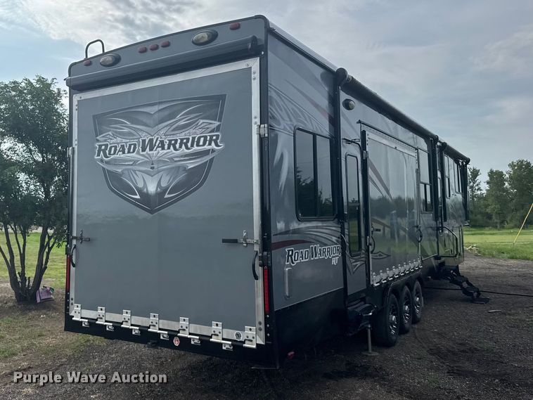 image for item DY3123 2015 Heartland Road Warrior 4020 toy hauler camper