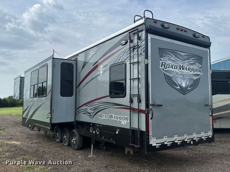 image for item DY3123 2015 Heartland Road Warrior 4020 toy hauler camper