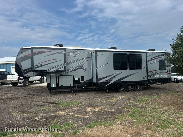 image for item DY3123 2015 Heartland Road Warrior 4020 toy hauler camper