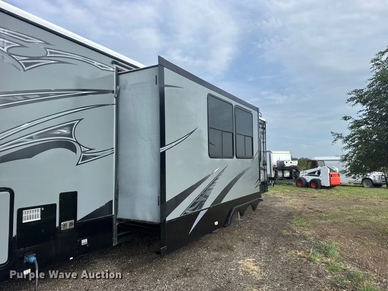 image for item DY3123 2015 Heartland Road Warrior 4020 toy hauler camper