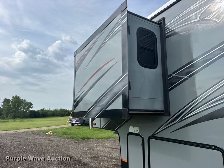 image for item DY3123 2015 Heartland Road Warrior 4020 toy hauler camper