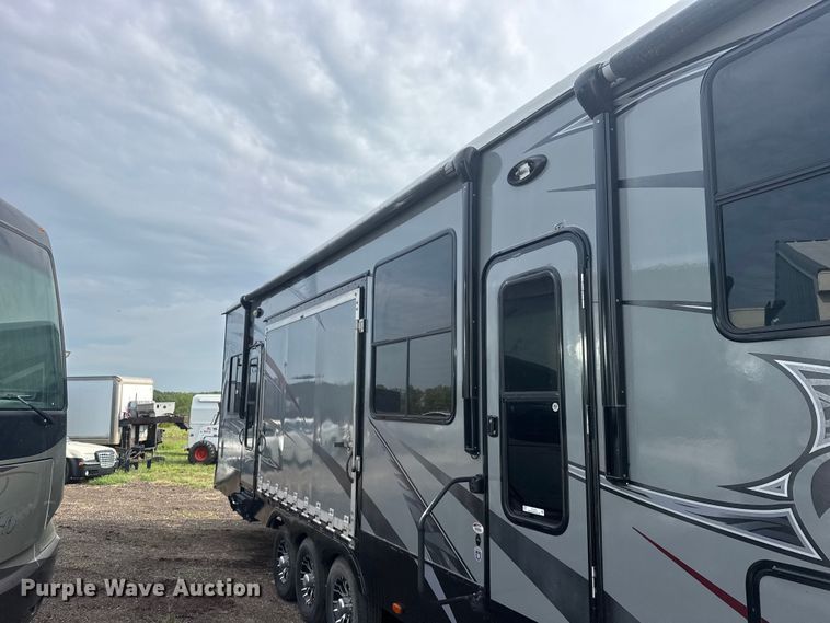 image for item DY3123 2015 Heartland Road Warrior 4020 toy hauler camper