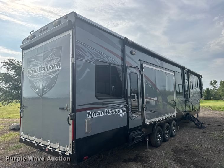 image for item DY3123 2015 Heartland Road Warrior 4020 toy hauler camper