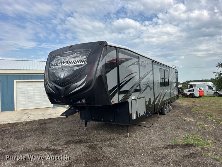 image for item DY3123 2015 Heartland Road Warrior 4020 toy hauler camper