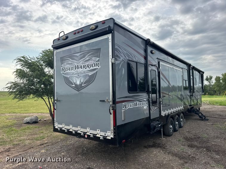 image for item DY3123 2015 Heartland Road Warrior 4020 toy hauler camper