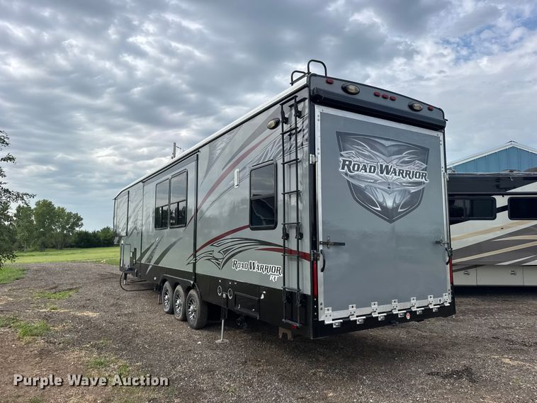 image for item DY3123 2015 Heartland Road Warrior 4020 toy hauler camper