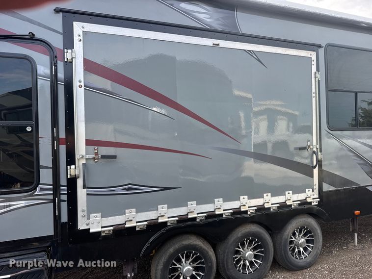 image for item DY3123 2015 Heartland Road Warrior 4020 toy hauler camper