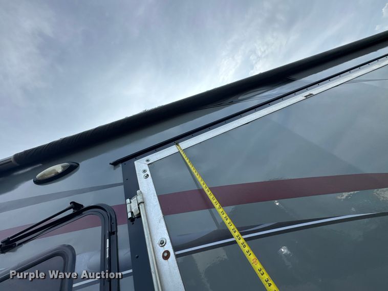 image for item DY3123 2015 Heartland Road Warrior 4020 toy hauler camper